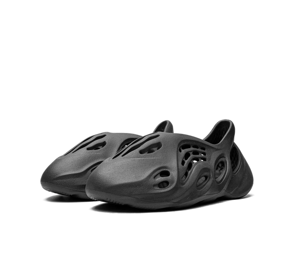 Tênis Yeezy Foam Runner 'Onyx' Preto