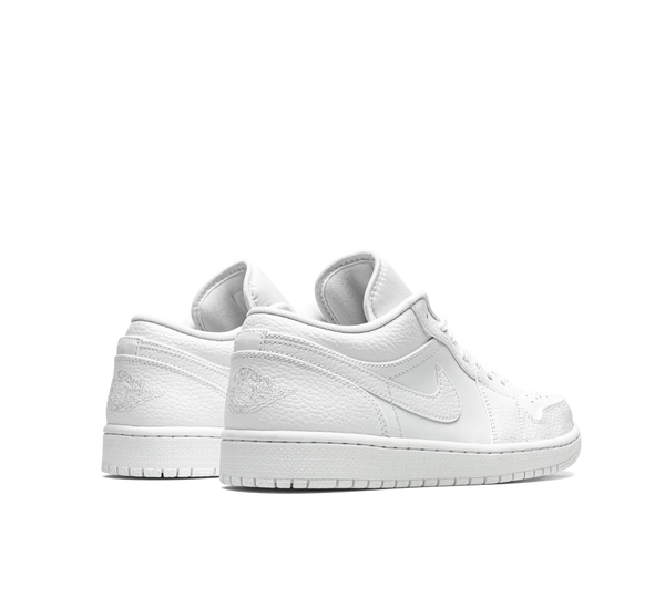 Tênis Nike Air Jordan 1 Low 'Triple White' Branco
