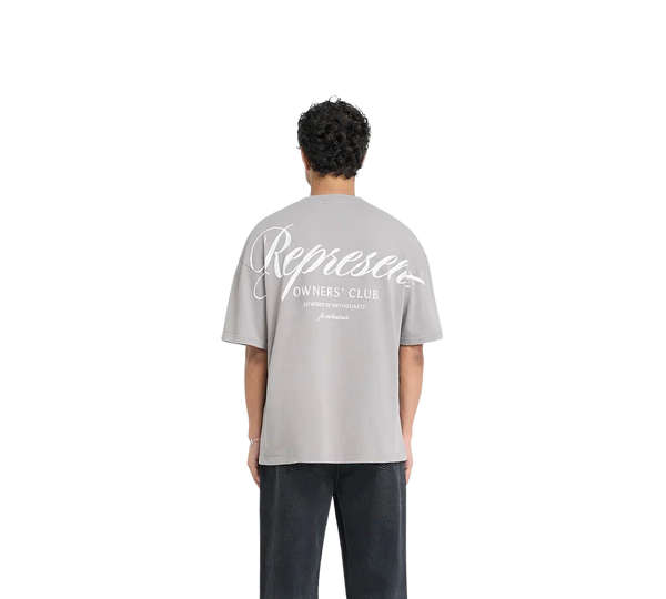 Camiseta Represent 'Owners Club Script Slate' Marrom