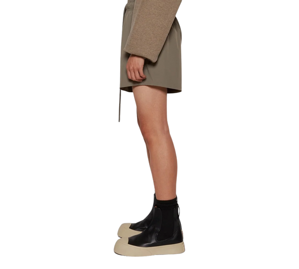 Shorts Fear of God Essentials 'Nylon Running Grey' Cinza