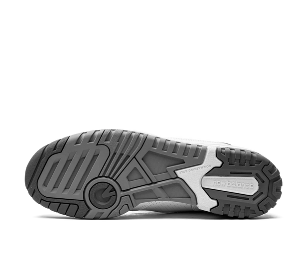 Tênis New Balance 550 'Dark Grey' Branco / Cinza