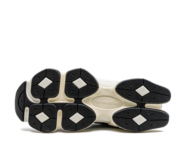 Tênis New Balance 9060 'Black White' Preto / Branco