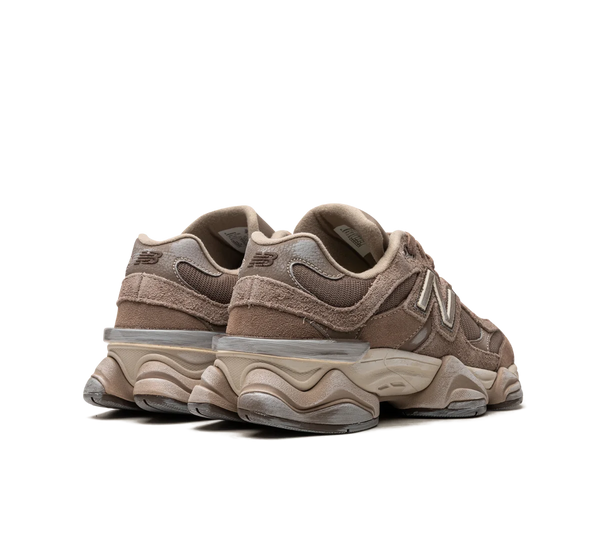 Tênis New Balance 9060 'Mushrrom Timberwolf' Marrom