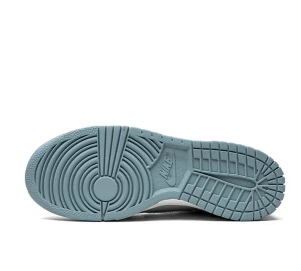 Tênis Nike Dunk Low 'Clear Swoosh' Azul