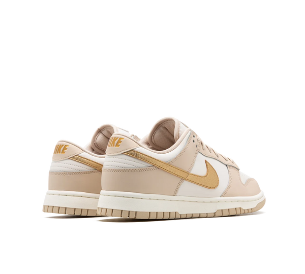 Tênis Nike Dunk Low 'Metallic Gold' Dourado