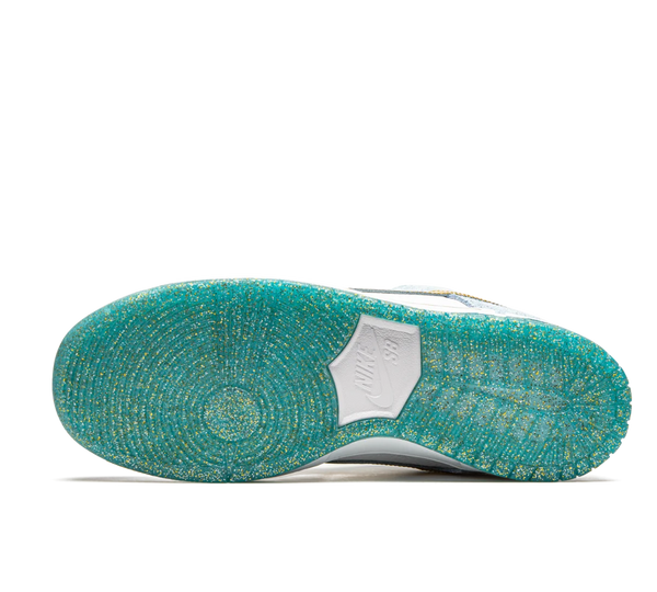 Tênis Nike Dunk Low SB 'Sean Cliver' Azul / Dourado