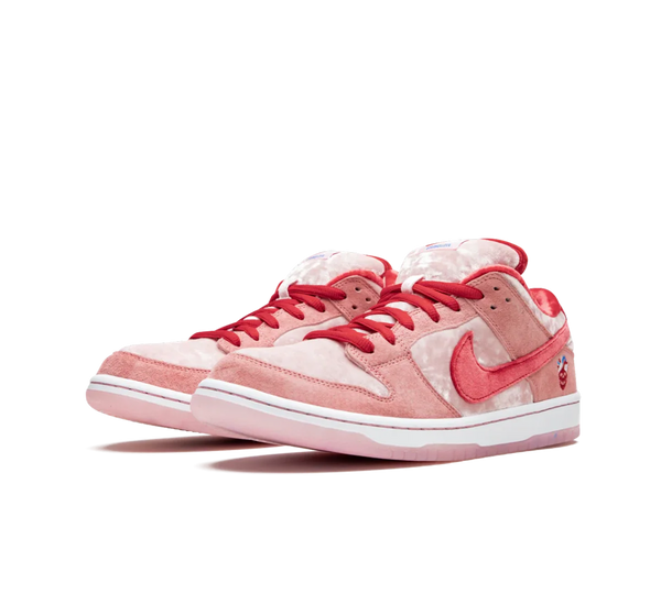 Tênis Nike Dunk Low SB 'StrangeLove' Rosa
