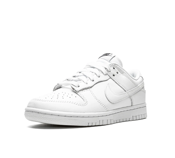 Tênis Nike Dunk Low 'Triple White' Branco