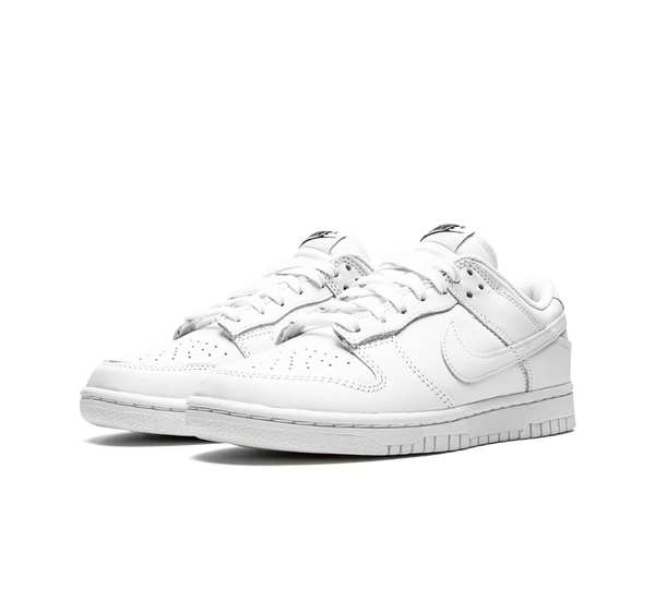 Tênis Nike Dunk Low 'Triple White' Branco
