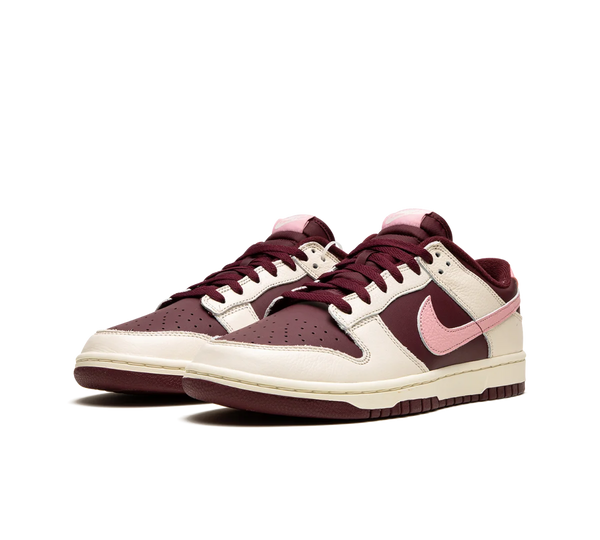 Tênis Nike Dunk Low 'Valentine's Day' Bordô / Creme
