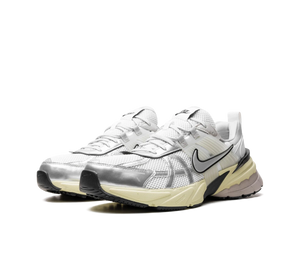 Nike V2K Run 'Summit White Metallic Silver' Branco / Prata – foto 3