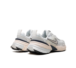 Nike V2K Run 'Platinum Tint' Branco – foto 4