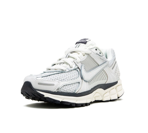 Tênis Nike Zoom Vomero 5 'Photon Dust' Cinza – foto 2
