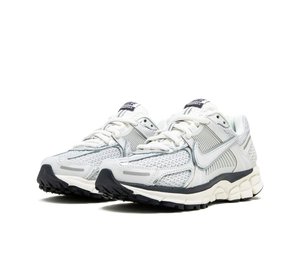 Tênis Nike Zoom Vomero 5 'Photon Dust' Cinza – foto 3