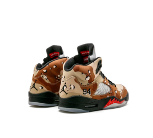 Tênis Nike Air Jordan 5 Retro x Supreme 'Desert Camo' Camuflado – foto 4