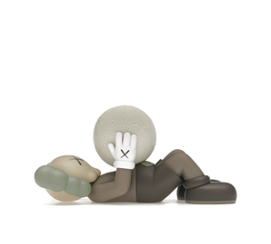 Boneco KAWS Holiday Shanghai Vinyl Figure 'Brown' Marrom – vista frontal