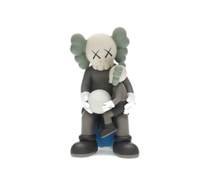 Boneco KAWS Holiday Thailand Vinyl Figure 'Brown' Marrom – vista frontal