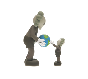 Boneco KAWS The Promise 'Brown' Marrom – vista frontal