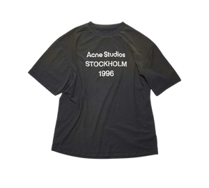Camiseta Acne Studios 'STOCKHOLM 1966 Logo T-Shirt Black' Preto – frente