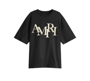 Camiseta Amiri 'Staggered Logo Tee Black' Preto – frente