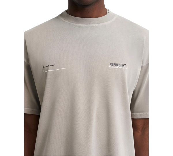 Camiseta Represent 'Patron The Club Mudstone' Marrom Claro