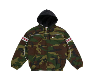 Jaqueta Supreme x Nike 'Nylon Hooded Jacket Woodland Camo' Camuflado – frente