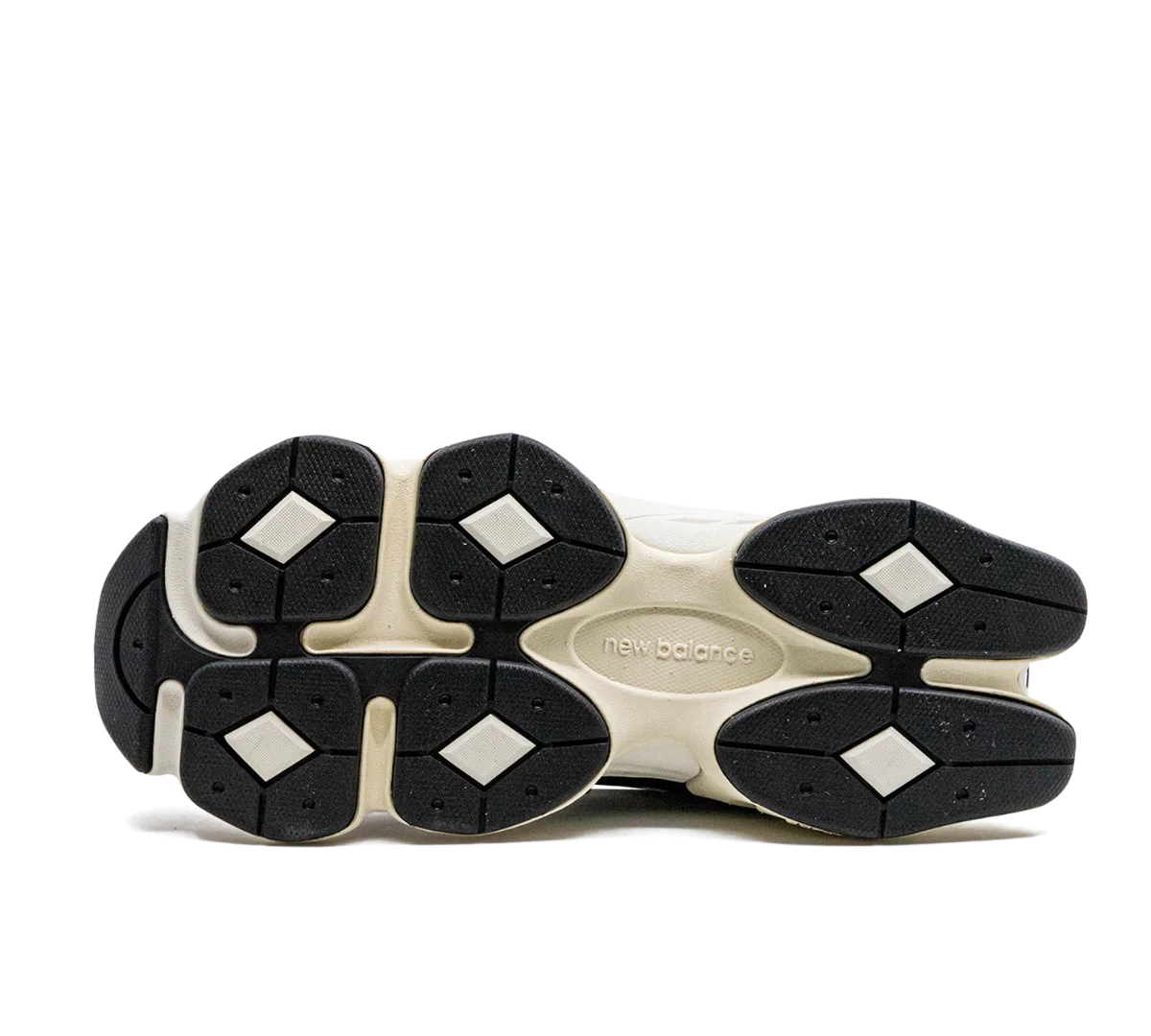 Tênis New Balance 9060 'Black White' Preto / Branco