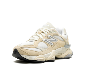 Tênis New Balance 9060 'Calcium' Bege – foto 2