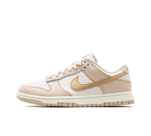 Tênis Nike Dunk Low 'Metallic Gold' Dourado