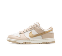 Tênis Nike Dunk Low 'Metallic Gold' Dourado
