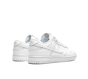 Tênis Nike Dunk Low 'Triple White' Branco – foto 4