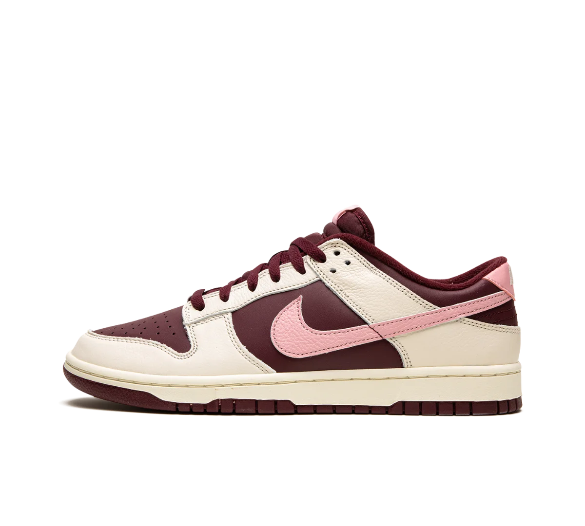 Tênis Nike Dunk Low 'Valentine's Day' Bordô / Creme