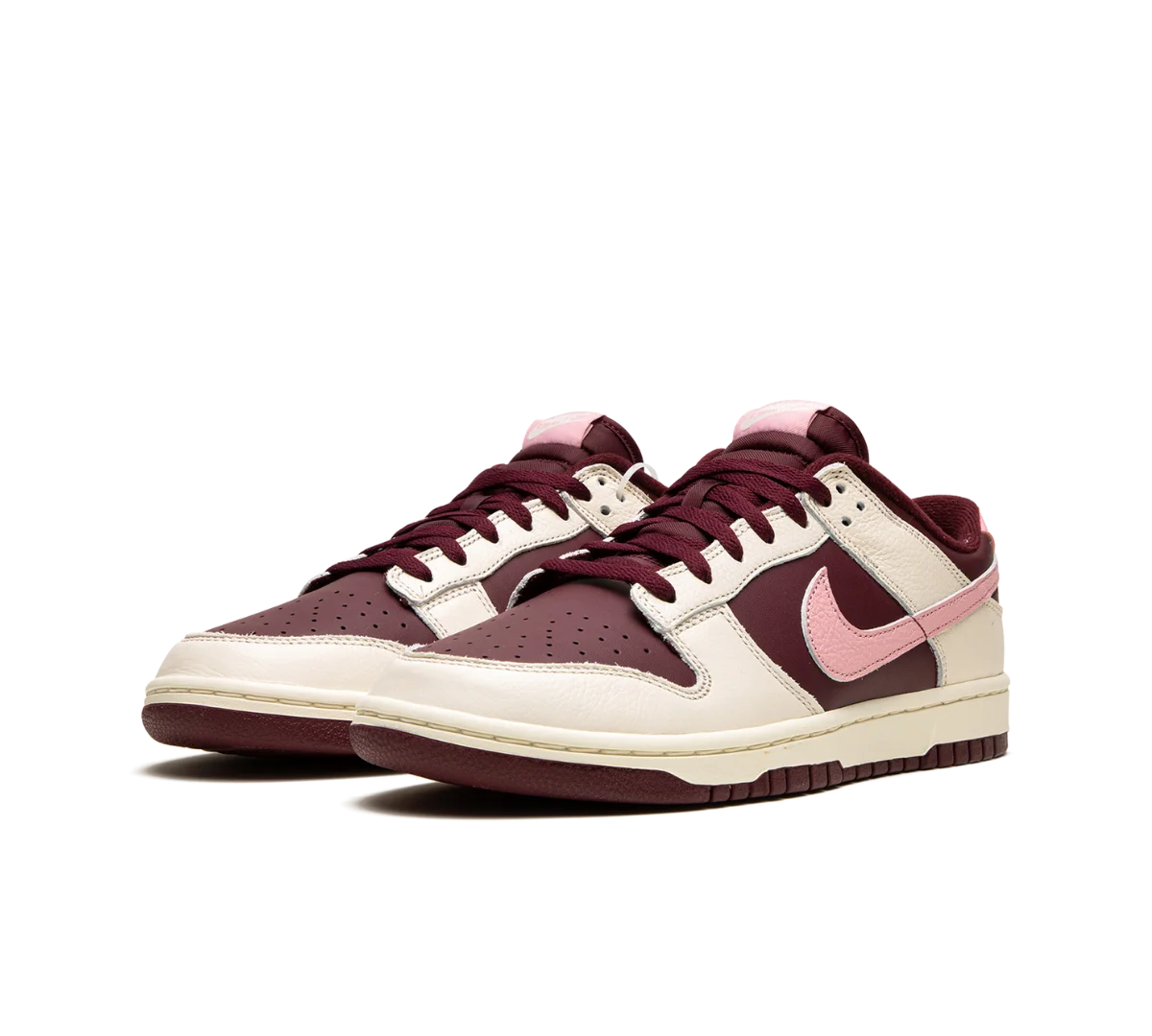 Tênis Nike Dunk Low 'Valentine's Day' Bordô / Creme