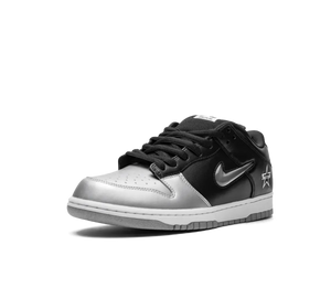 Tênis Nike Dunk Low SB x Supreme 'Jewel Swoosh Silver Black' Prata / Preto – foto 2