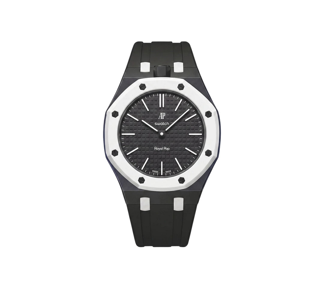 Relógio Swatch x Audemars Piguet Bioceramic Royal Pop 'Ocho Negro' Preto com Pulseira – relógio montado no case com pulseira em borracha, vista frontal