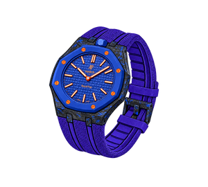 Relógio Swatch x Audemars Piguet Bioceramic Royal Pop 'Orenji Hachi' Azul com Pulseira – relógio montado no case de fibra de carbono com pulseira FKM colorida, vista 3/4