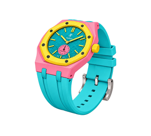 Relógio Swatch x Audemars Piguet Bioceramic Royal Pop 'Savonnette Otg Roz' Amarelo com Pulseira – relógio montado no case com pulseira em borracha turquesa, vista 3/4
