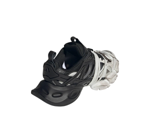 Tênis Adidas XLG Runner Deluxe 'White Black' Branco / Preto – vista traseira do par