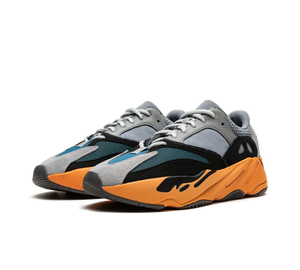 Tênis Adidas Yeezy Boost 700 'Wash Orange' Laranja – par de frente
