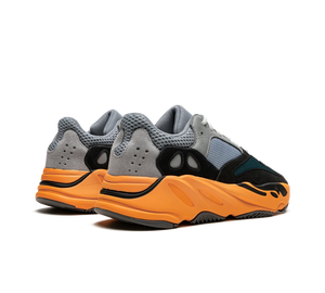 Tênis Adidas Yeezy Boost 700 'Wash Orange' Laranja – par de costas