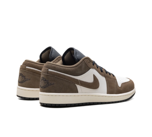 Tênis Nike Air Jordan 1 Low 'Palomino' Branco / Marrom – par, vista traseira