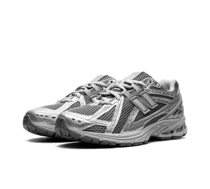 Tênis New Balance 1906R 'Grey' Cinza – par, vista frontal