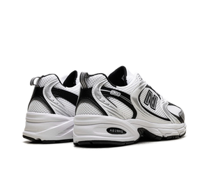 Tênis New Balance 530 Feminino 'White Silver Metallic Black' Branco / Prata – par, vista traseira