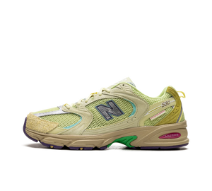 Tênis New Balance 530 x Salehe Bembury Feminino 'Prosperity Be The Prize' Verde / Bege – vista lateral