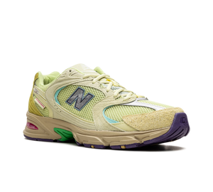 Tênis New Balance 530 x Salehe Bembury Feminino 'Prosperity Be The Prize' Verde / Bege – vista 3/4 frente