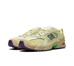 Tênis New Balance 530 x Salehe Bembury Feminino 'Prosperity Be The Prize' Verde / Bege – par de frente