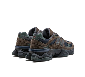 Tênis New Balance 9060 'Beef and Broccoli' Marrom / Preto – par, vista traseira