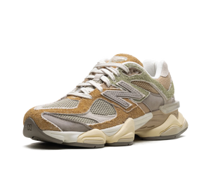 Tênis New Balance 9060 'Olivine Great Plains' Verde / Dourado – par visto de frente