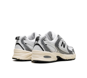 Tênis New Balance 530 'Silver Metallic Black Cement' Cinza / Prata – foto 4