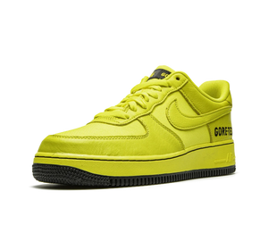 Tênis Nike Air Force 1 GTX Gore-Tex 'Dynamic Yellow' Amarelo / Preto – vista 3/4 frente